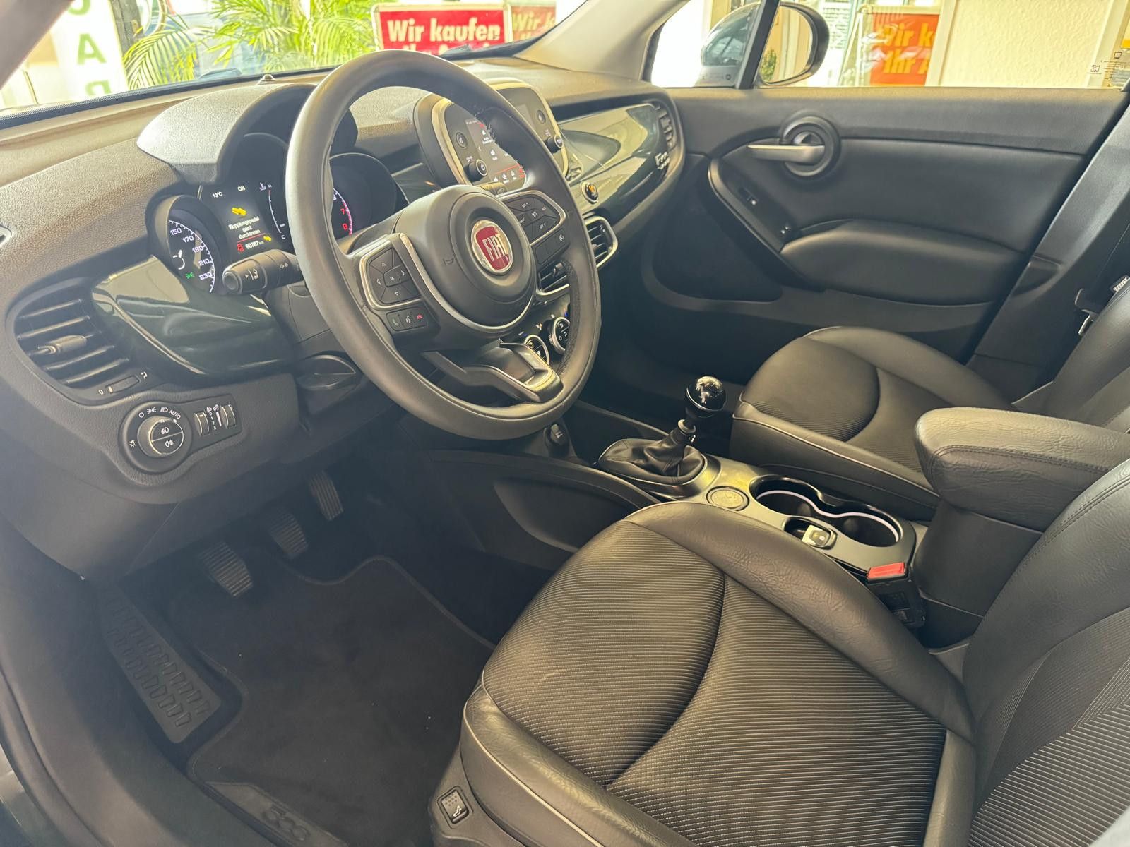 Fahrzeugabbildung Fiat 500X Cross / KLIMA / 8-FACH / 1. HAND/AHK/LED