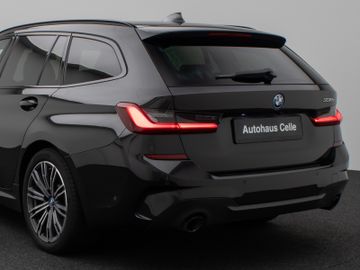 Fahrzeugabbildung BMW 330e M Sport Panorama Kamera HUD DAB HiFi Komfor