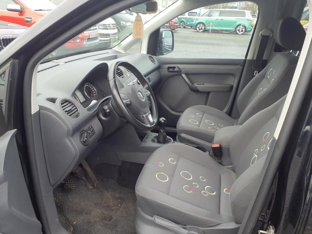 Fahrzeugabbildung Volkswagen Caddy Maxi Roncalli AHK Navi PDC Klimaautomatik