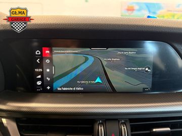 Alfa-Romeo Stelvio - 8