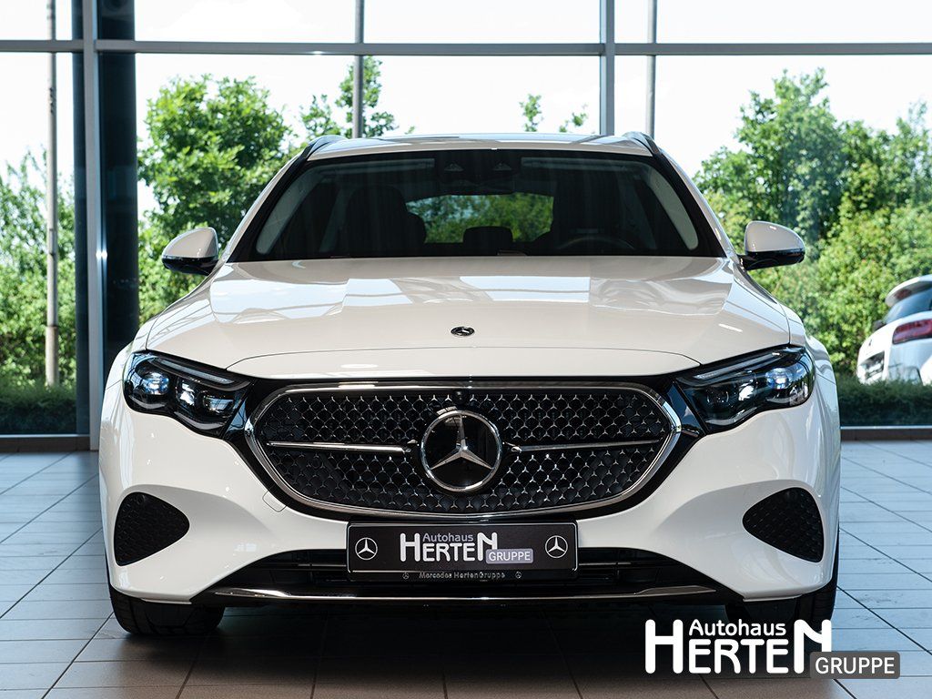 Mercedes-Benz E 300 T de 4M+AVANTGARDE+AHK+360°+DIDITAL+19"+ foto 2