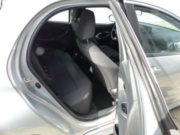 Toyota Yaris - 7