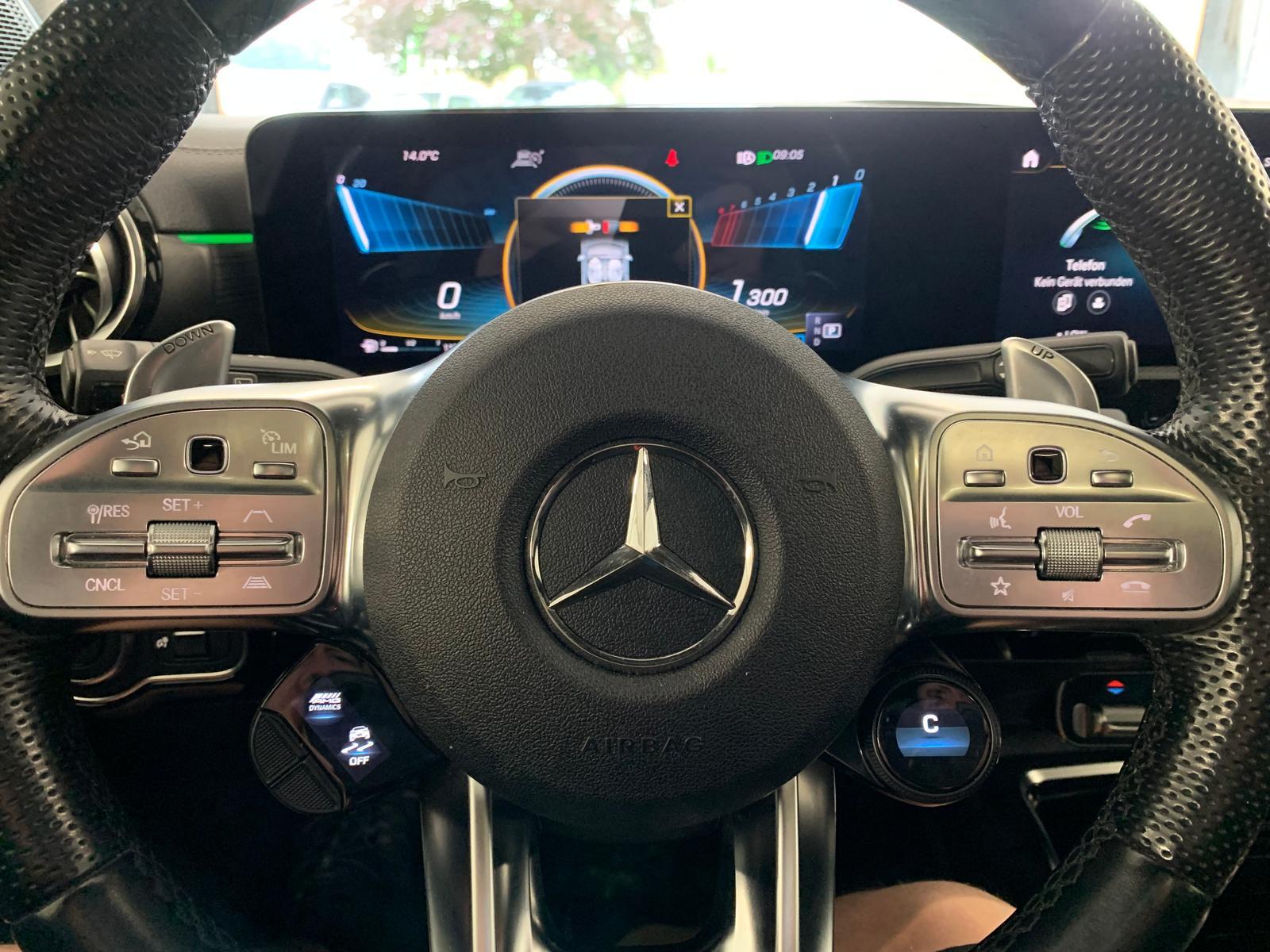 Mercedes-Benz CLA 35 SB AMG 4M Multibeam Widescreen Pano Distr