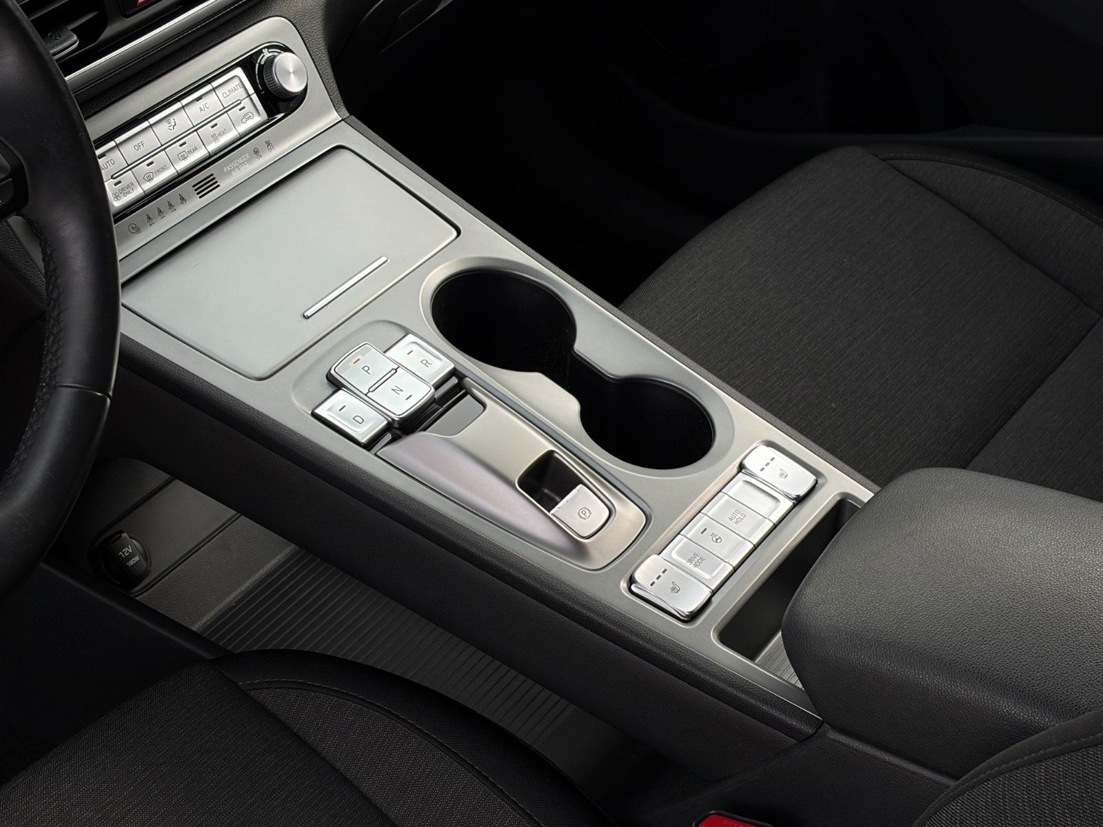 Fahrzeugabbildung Hyundai KONA E Select SHZ LHZ ACC PDC CAM CarPlay Navi