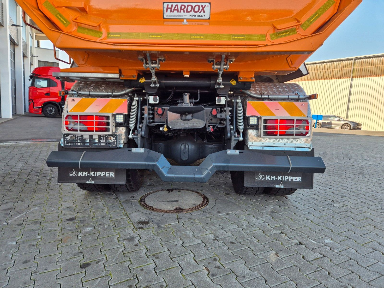 Fahrzeugabbildung Iveco AD360X54Z HR OFF 8x4 Intarder AHK
