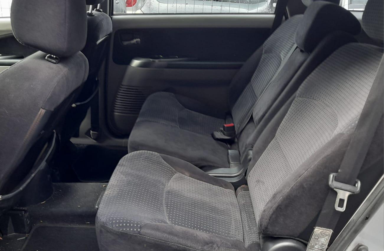 Mitsubishi Grandis 2006 — photo 17