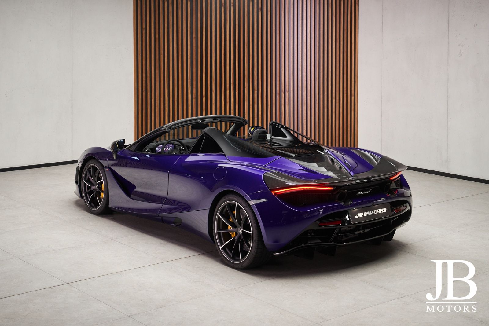 Fahrzeugabbildung McLaren 720s Spider MSO Carbon B&W Sound Lift Novitec