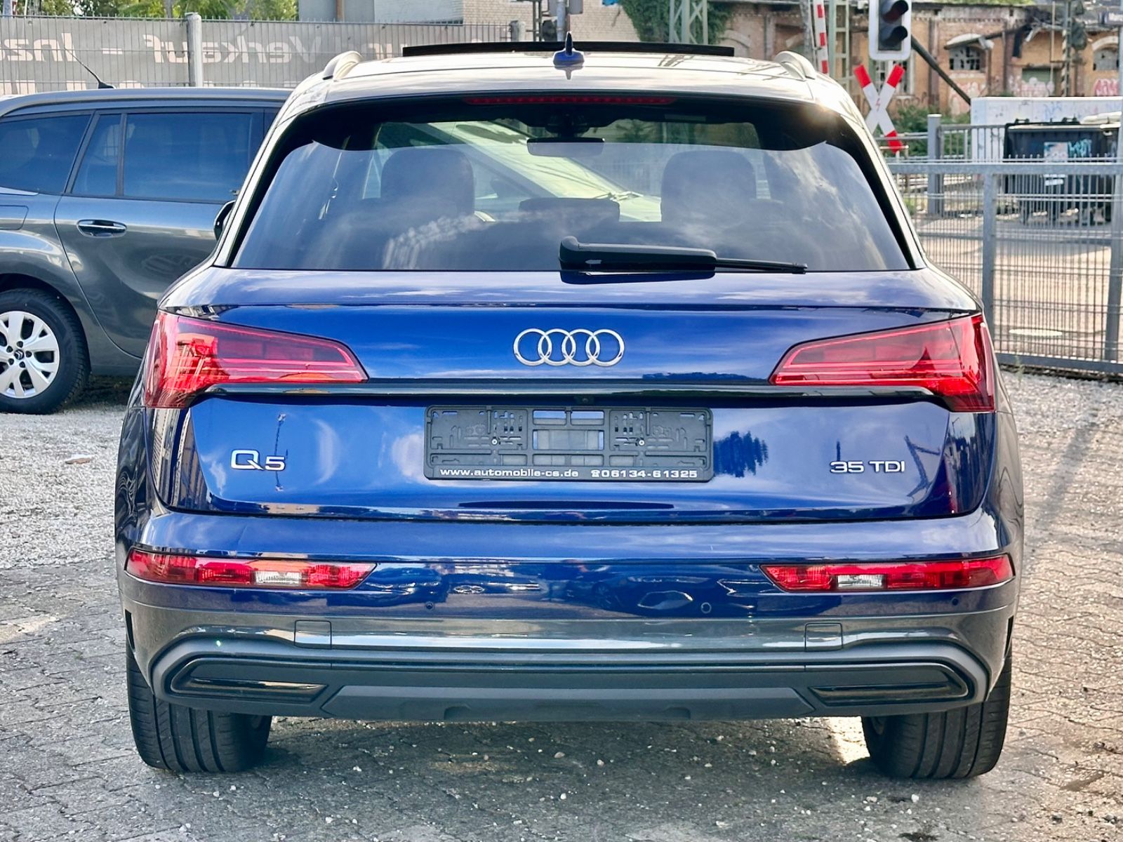Fahrzeugabbildung Audi Q5 35 TDI *Pano+ACC+Matrix+HUD+360°+Keyless*