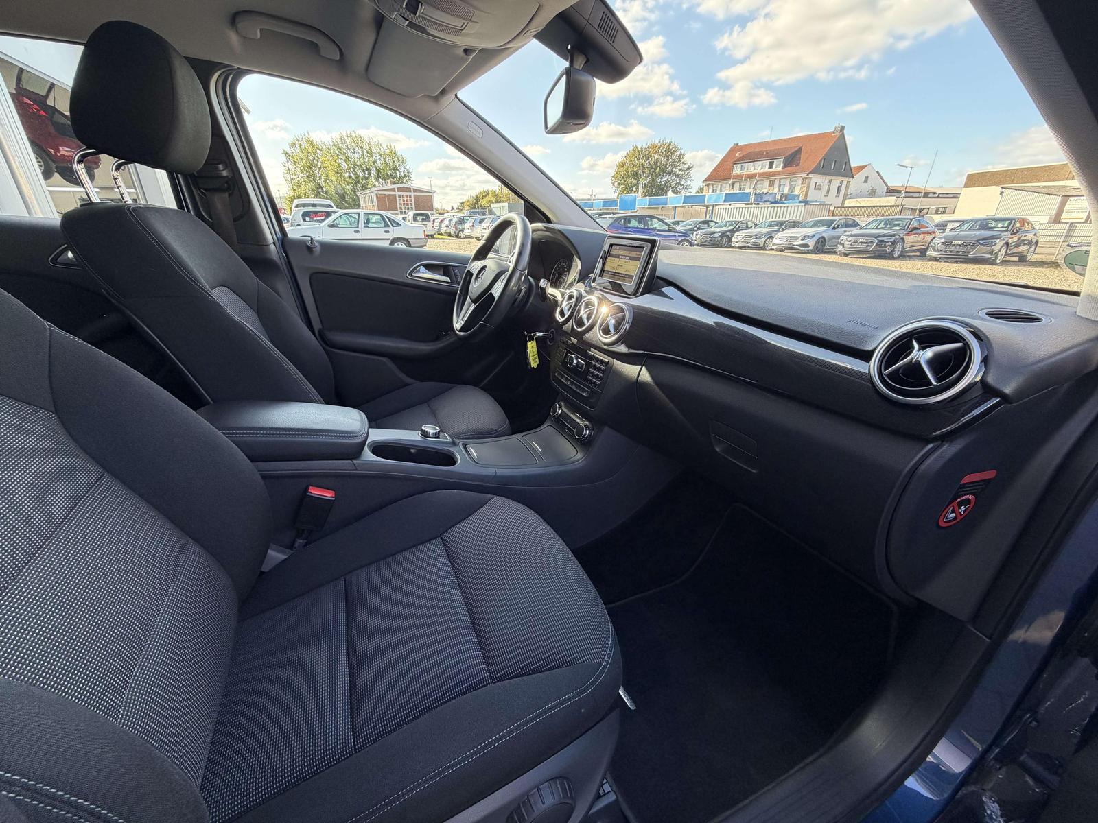 Mercedes-Benz B 180 B 180 (246.242)