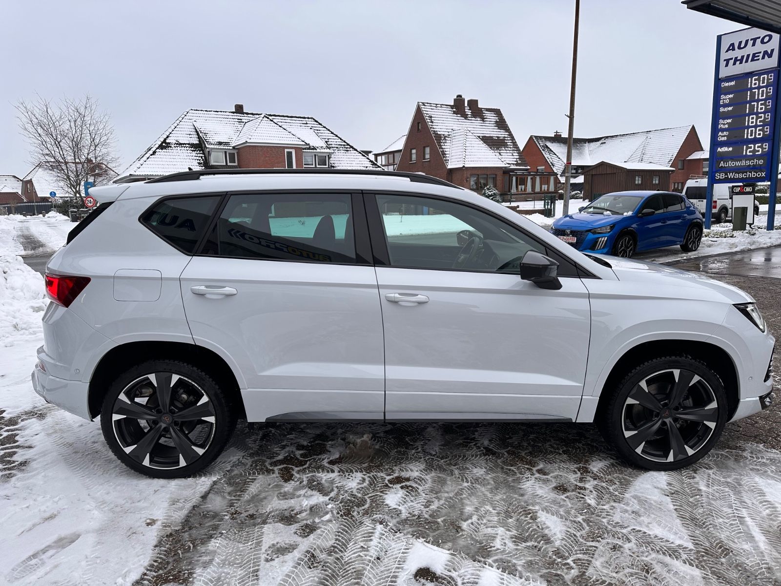 Fahrzeugabbildung CUPRA Ateca 1.5 TSI DSG ACC/Navi/SHZG/eHeck/LED/Travel