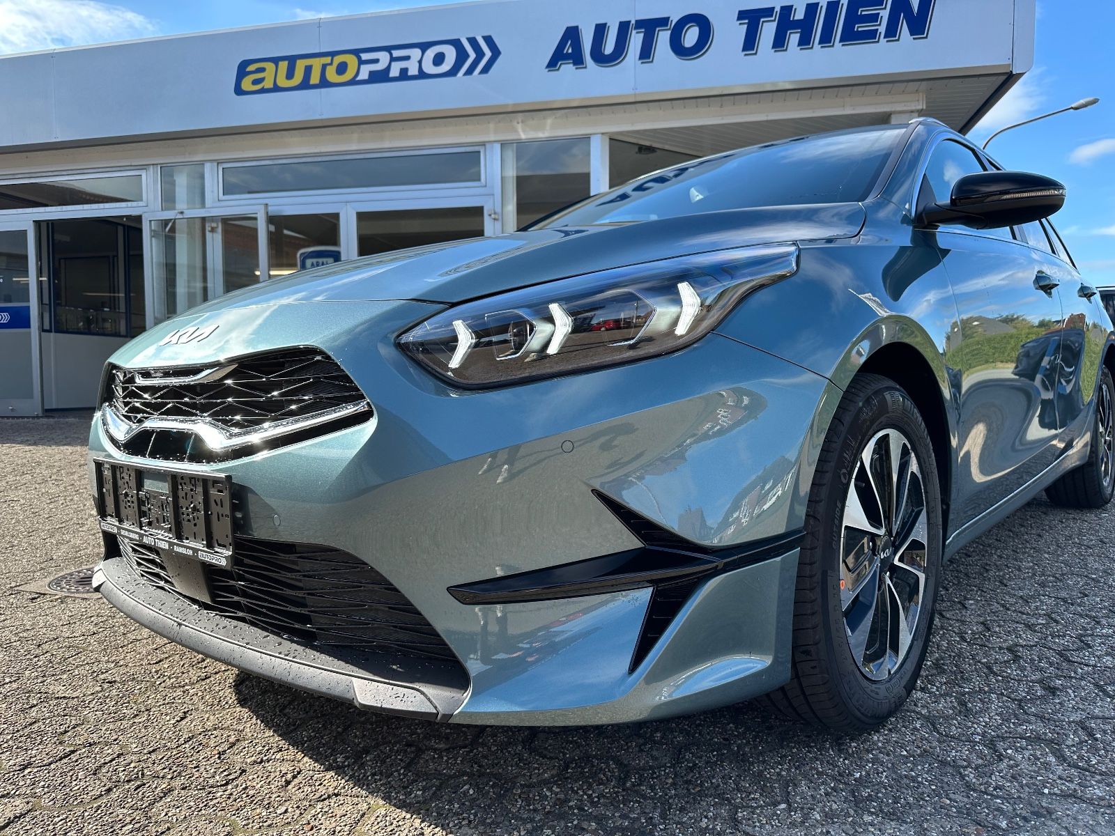 Fahrzeugabbildung Kia Ceed Sportswagon 1.0 T-GDi DCT Navi/GRA/Shzg/PDC