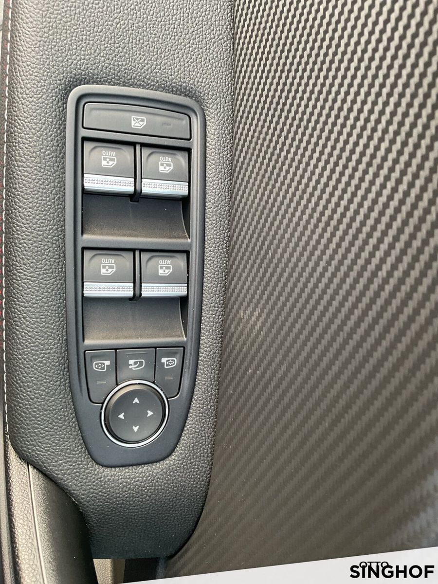 Fahrzeugabbildung Renault Captur R.S. LINE TCe 140