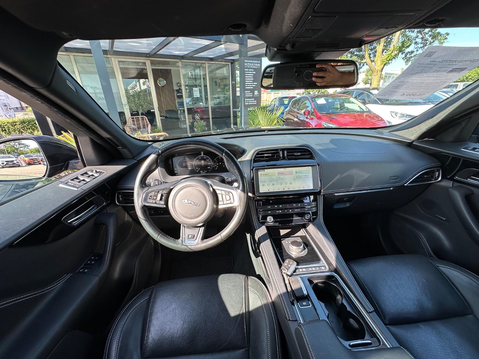 JAGUAR F-Pace V6 3.0D 300ch R-Sport AWD