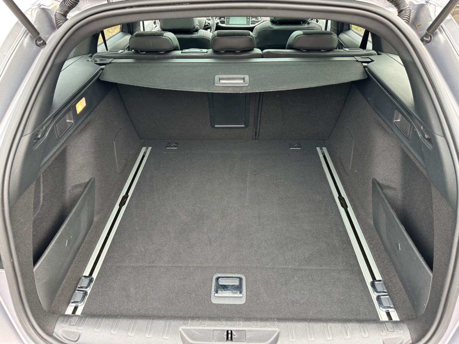 Fahrzeugabbildung Peugeot 308 2.0 SW GT Blue-HDI*Navi*Panorama*LED*Sound*