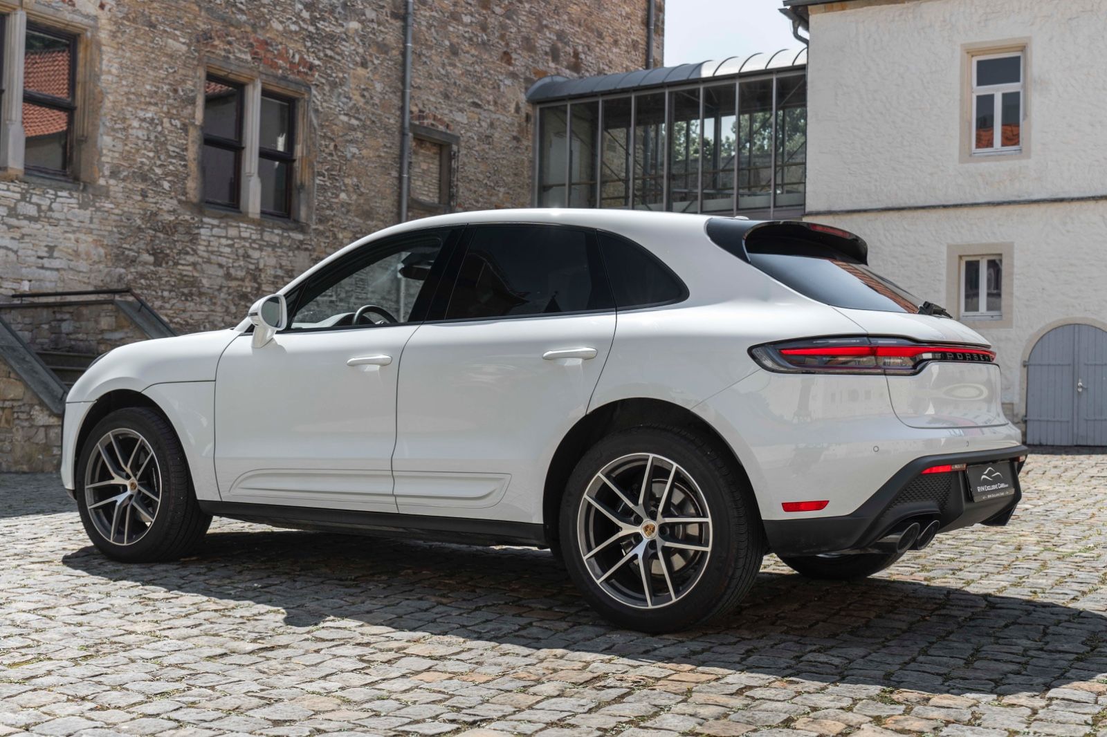 Fahrzeugabbildung Porsche Macan PASM CHRONO LED CARPLAY PANO 360° BOSE PDC
