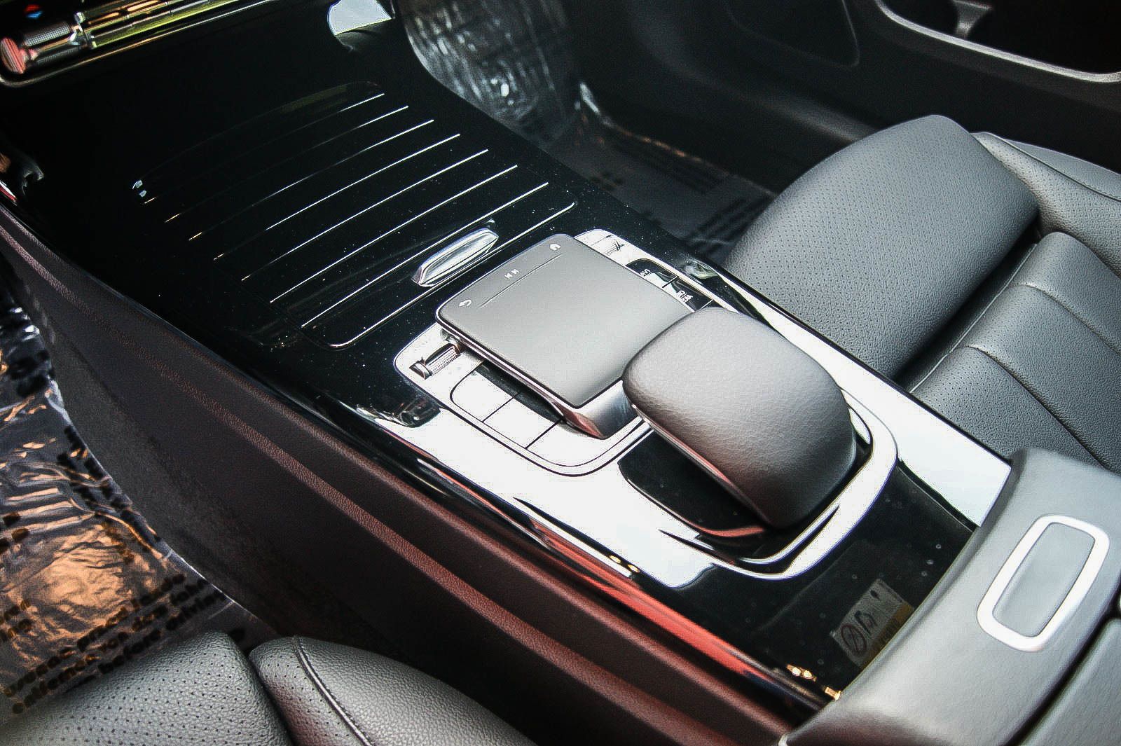 Fahrzeugabbildung Mercedes-Benz A 250e Lim Edition 19 BURMESTER GARAGENTORÖFFNER