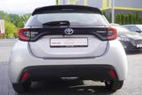 Toyota Yaris 1.5 Hybrid Team-D LED Navi ACC Kamera DAB - mit Hybrid-Antrieb: Silber, Kleinwagen