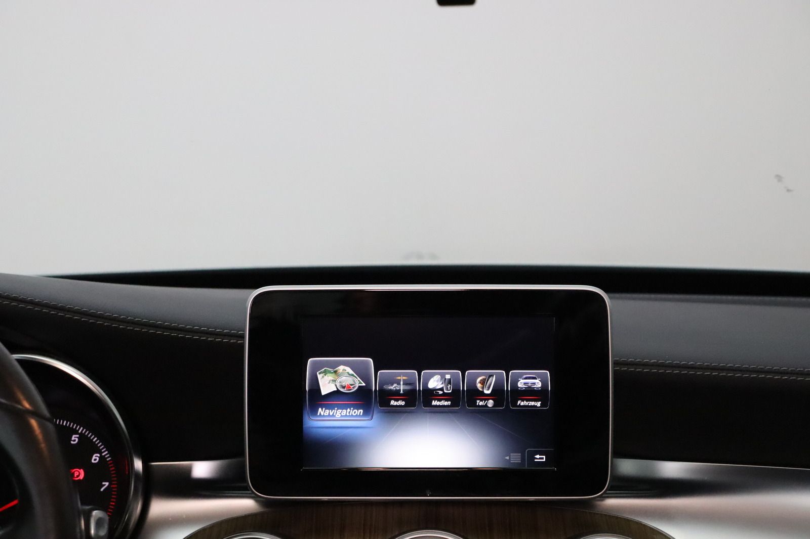Fahrzeugabbildung Mercedes-Benz C 180 CGI Exclusive * Navi * Sitzhzg * TOP