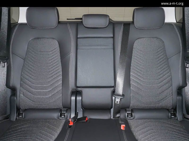 MERCEDES-BENZ GLB 220