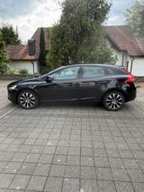 Volvo V40 T3 Geartronic Momentum Momentum - Volvo V40 Limousine Momentum mit Benzin-Antrieb