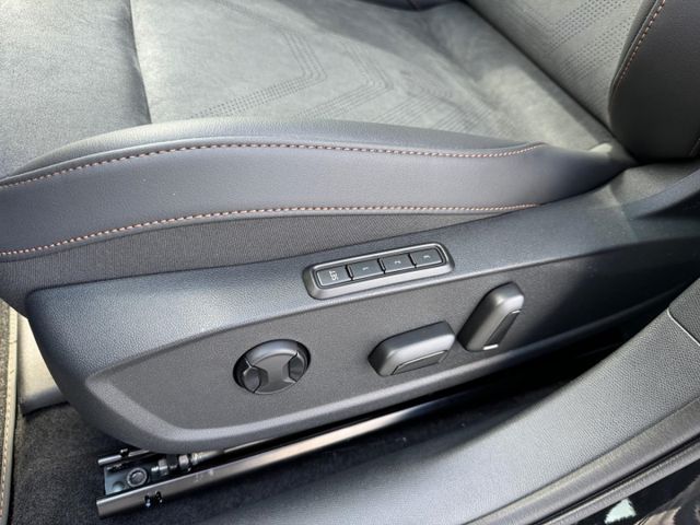 Leon Sportstourer 1.5 eTSI Matrix Sennheiser Pan