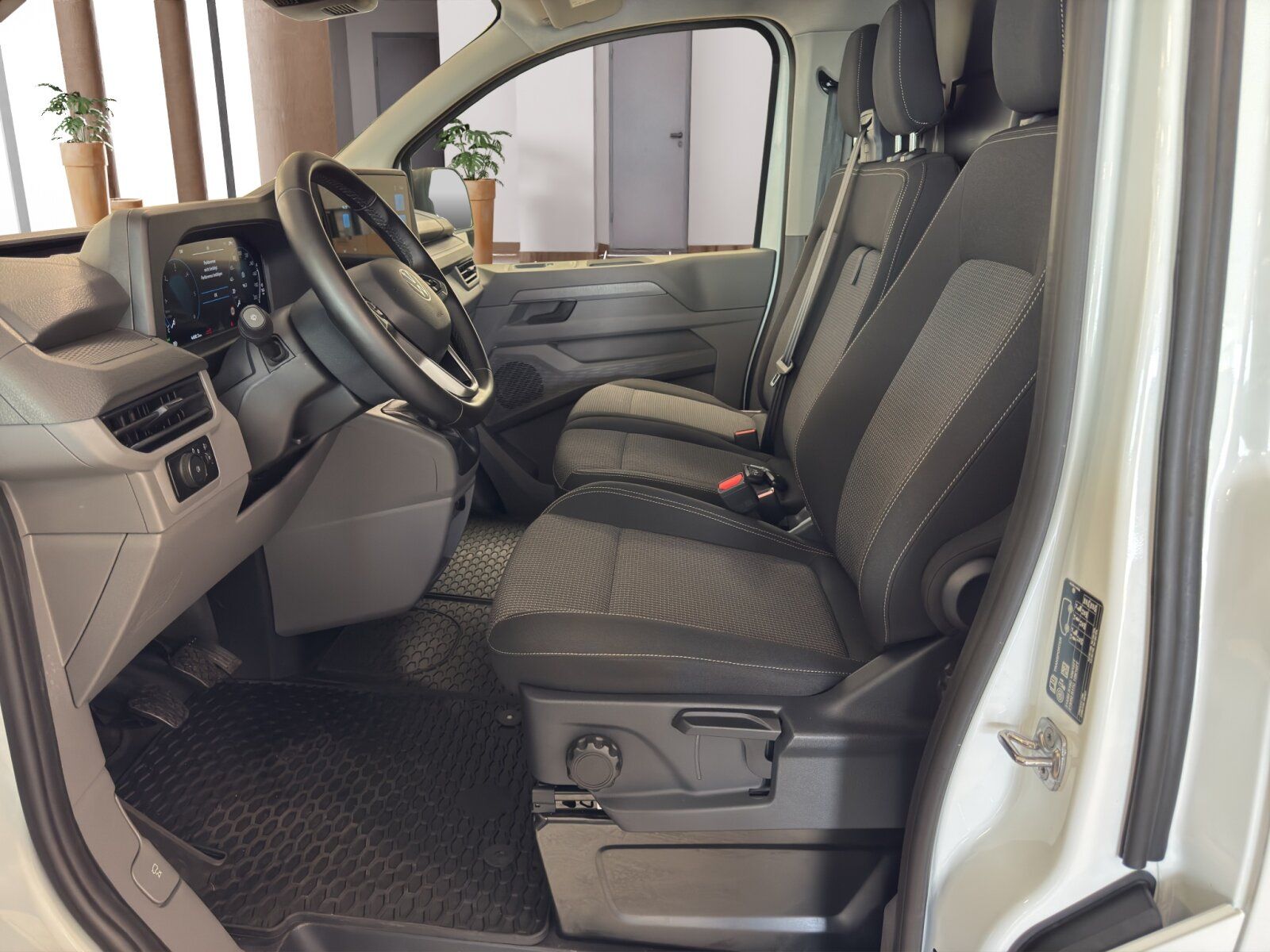 Fahrzeugabbildung Volkswagen Transporter Kasten 2.0 TDI KR 6-Gang AHK APP GJR