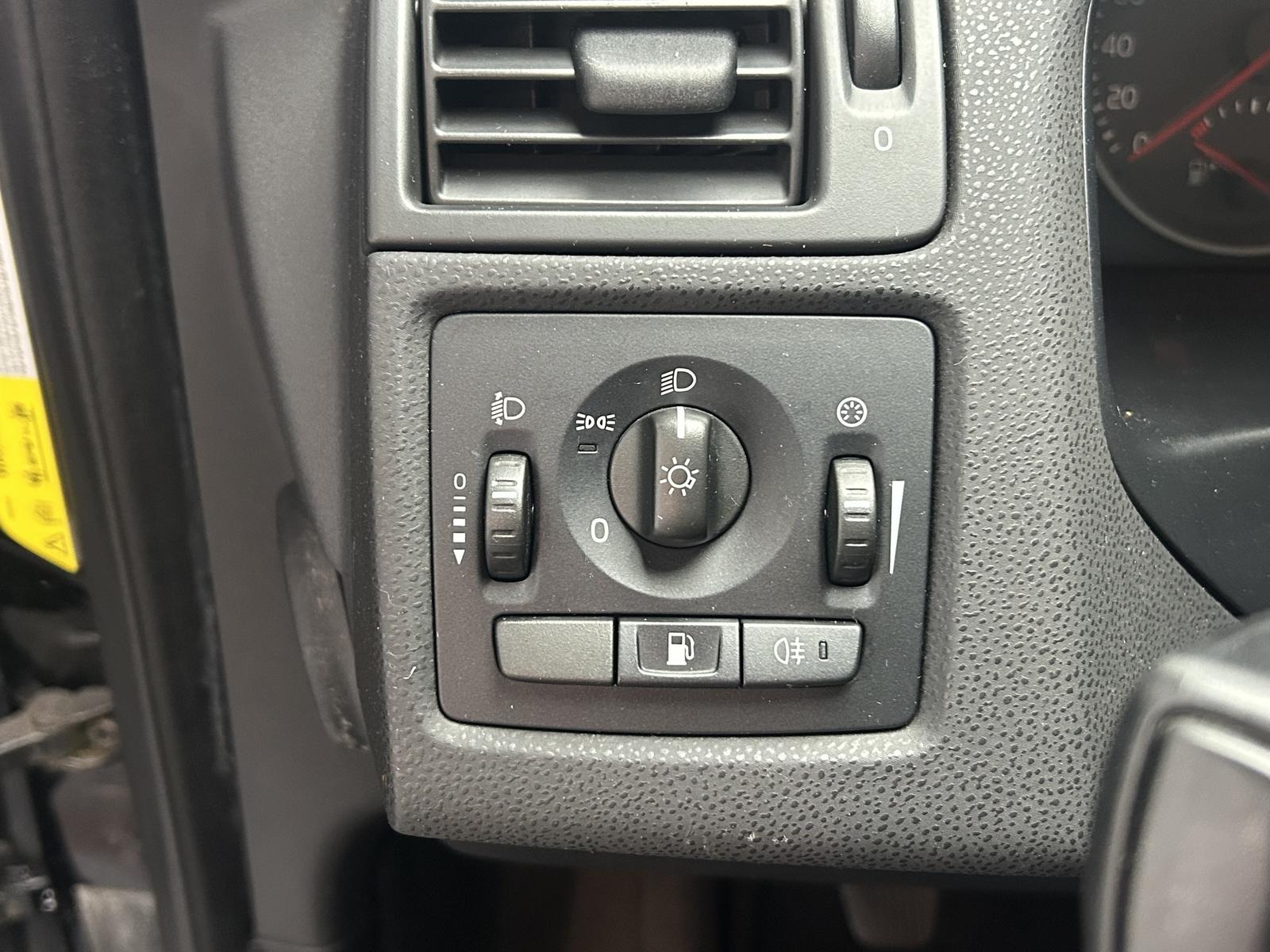 Volvo V50 2005 — photo 17