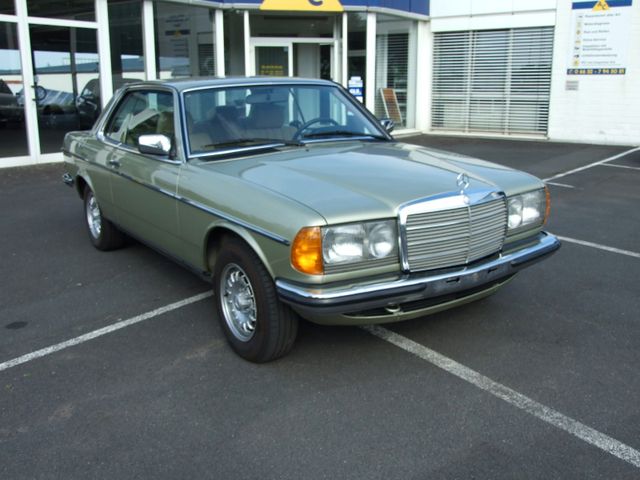 Mercedes-Benz 230 CE