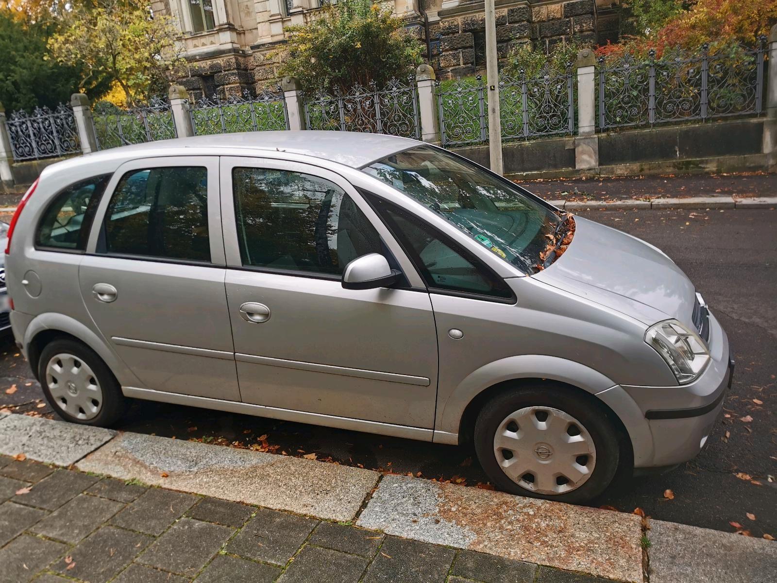 Opel Meriva 2005 — rear view