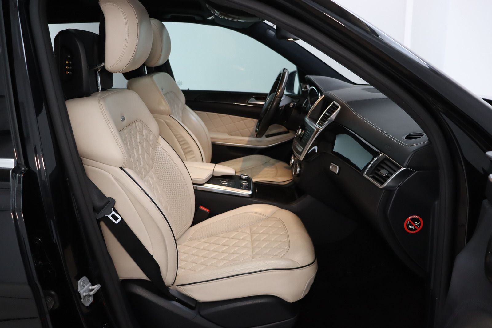 Fahrzeugabbildung Mercedes-Benz GL 350 d 4Matic DIS FOND Desingno Pano * 7. Sitz