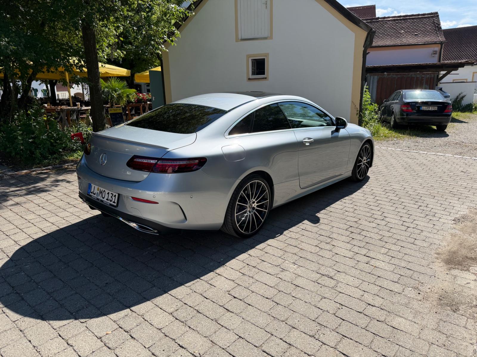 Mercedes-Benz E220,AMG,20Zoll,360grad, Widescreen,Burmester