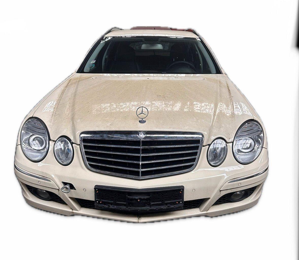Mercedes-Benz E200 2009 — rear view