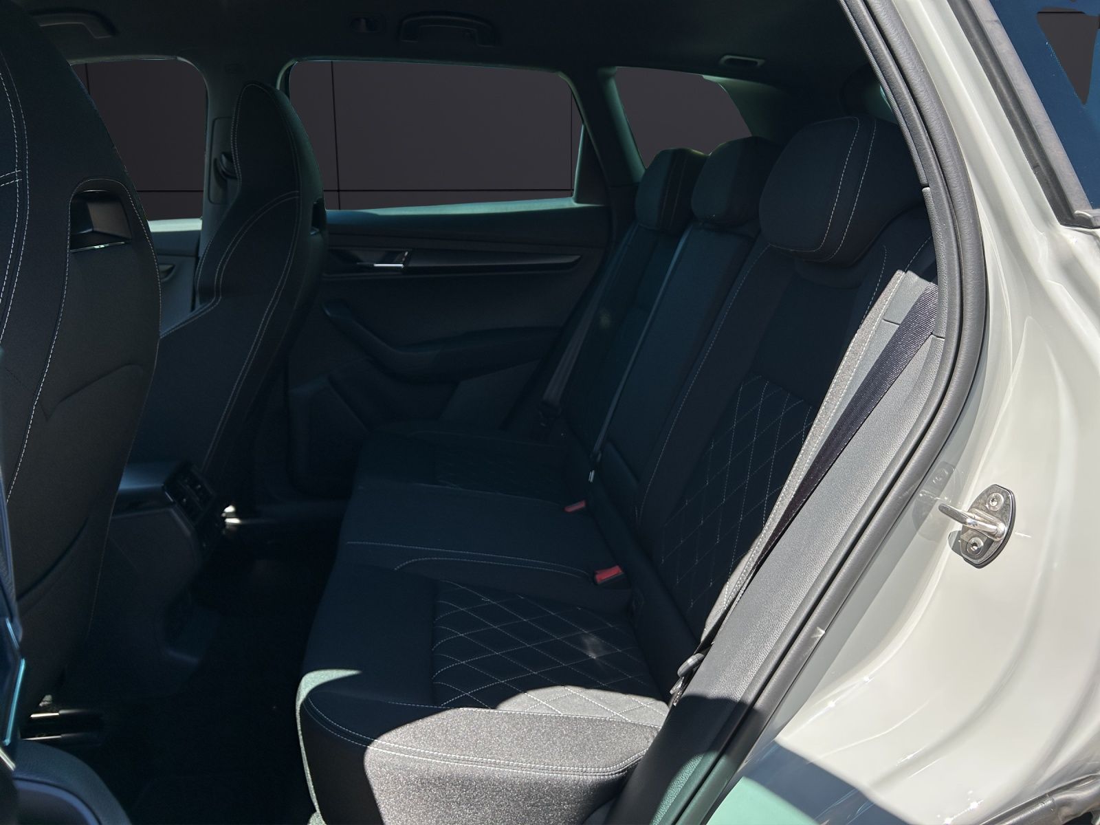Fahrzeugabbildung SKODA Karoq Sportline LED Navi GRA 4xSHZ SmartLink