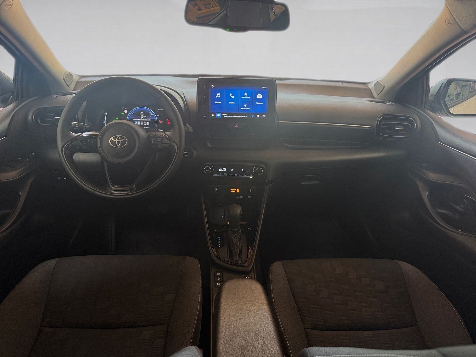 Fahrzeugabbildung Toyota Yaris 1.5 Teamplayer m. Comfort-Paket LED,SHZ,Ka