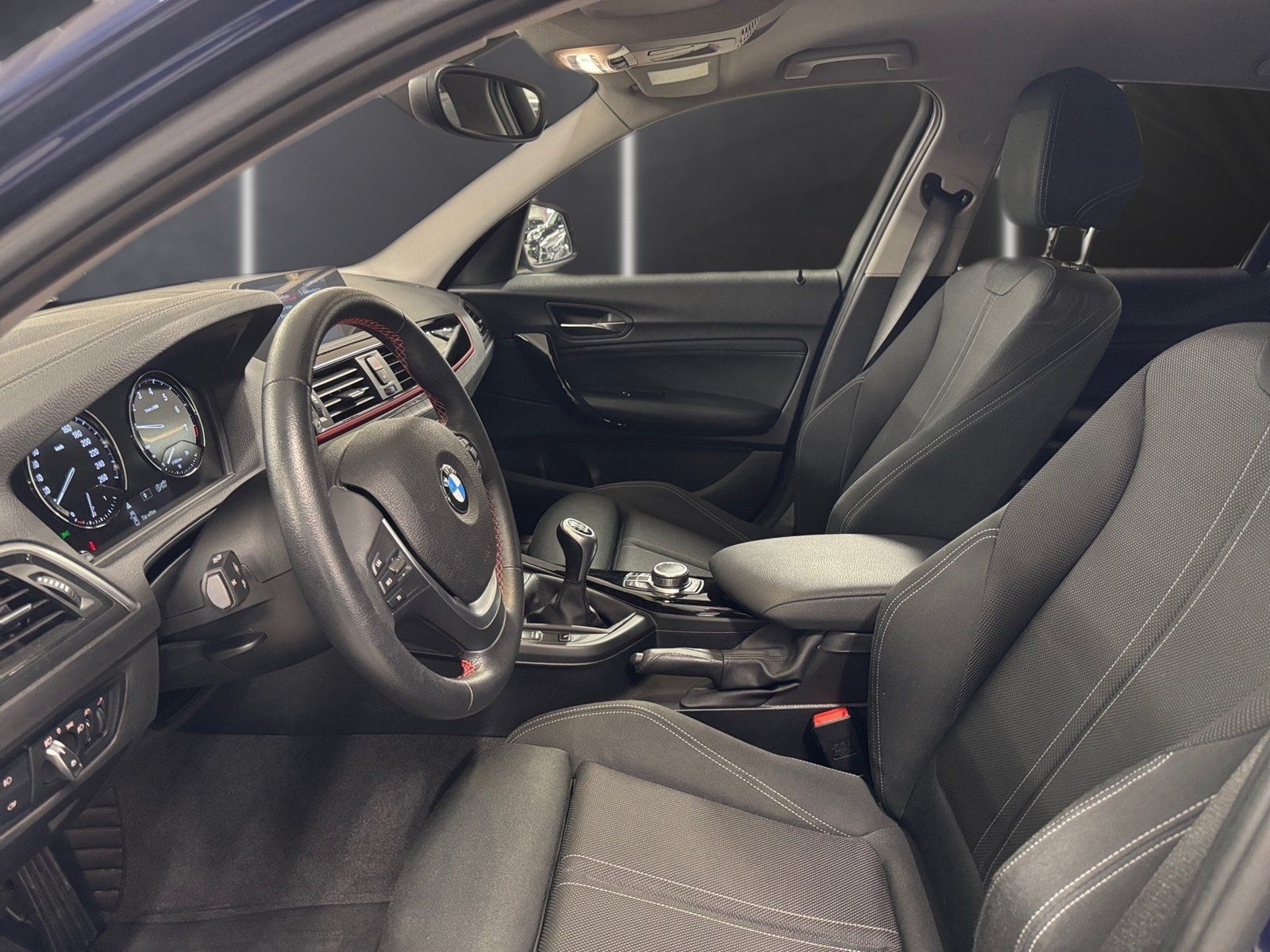 Fahrzeugabbildung BMW 116 i Sport Line*Navigation*PDC*Sitzheizung*LED*
