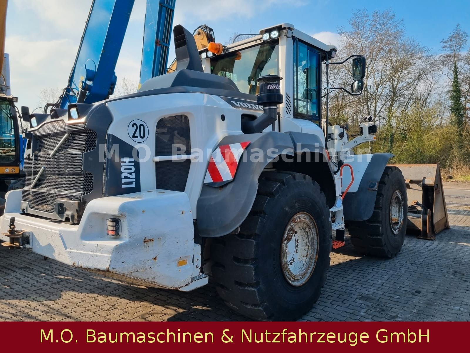 Fahrzeugabbildung Volvo L 120 H /3+4. Steuerkreis / BSS/Hochkippschaufel