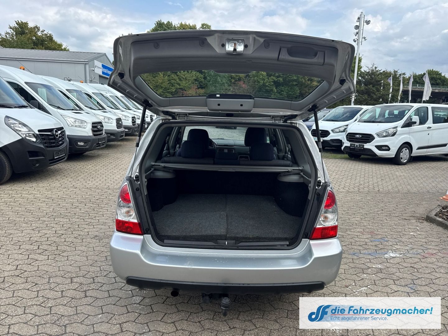 Fahrzeugabbildung Subaru Forester 2.0 X Active Niveau Klimaautom *EXPORT