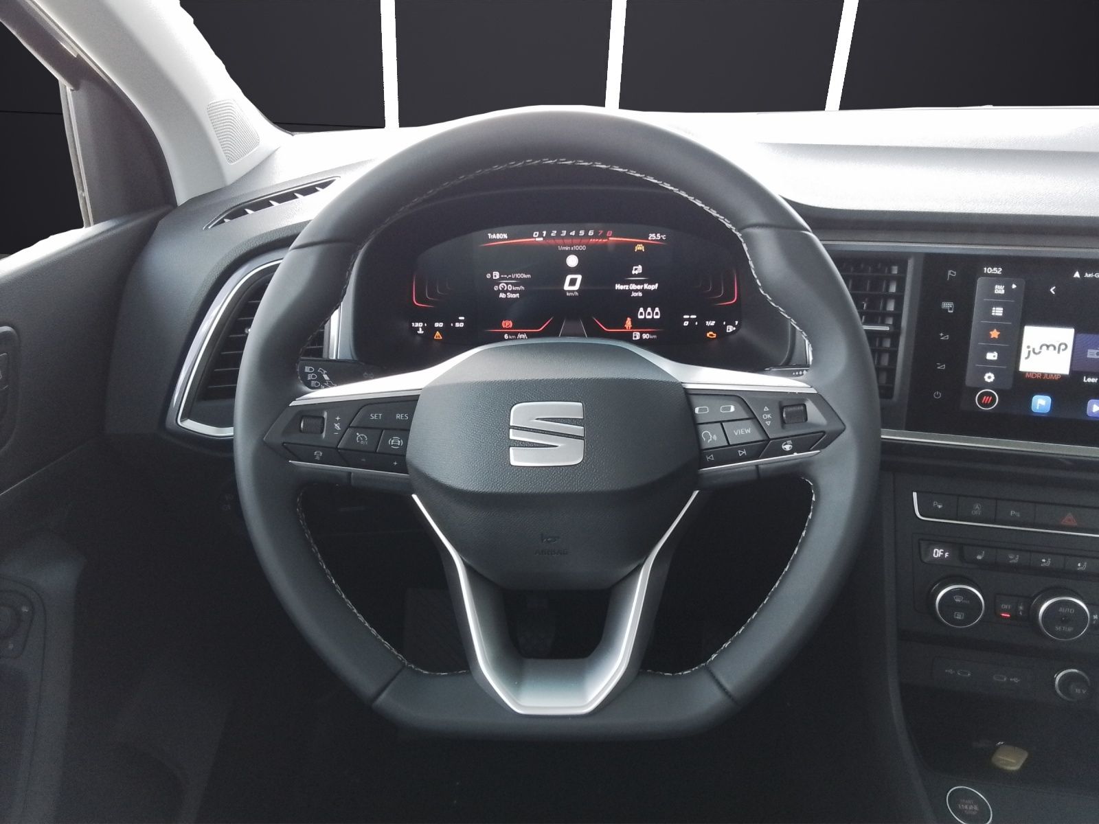 Fahrzeugabbildung SEAT Ateca 1.5 TSI Style Navi LED PDC Kamera