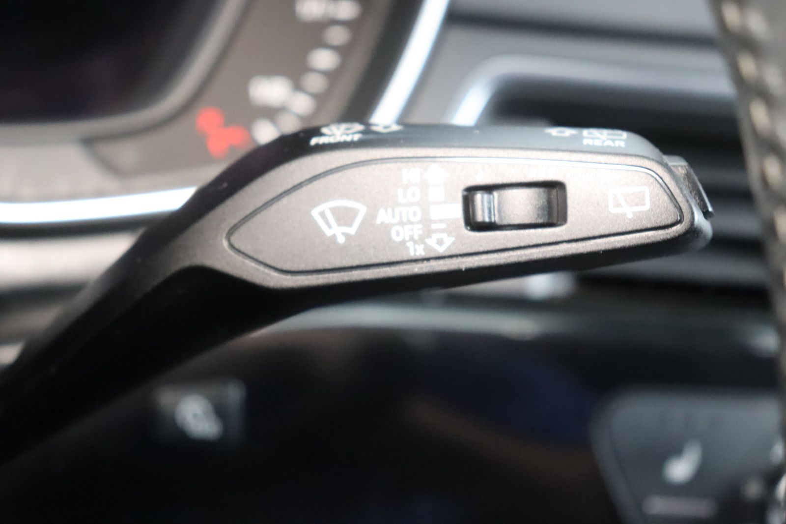 Fahrzeugabbildung Audi A4 Avant 3.0 TDI design * HUD * AHK