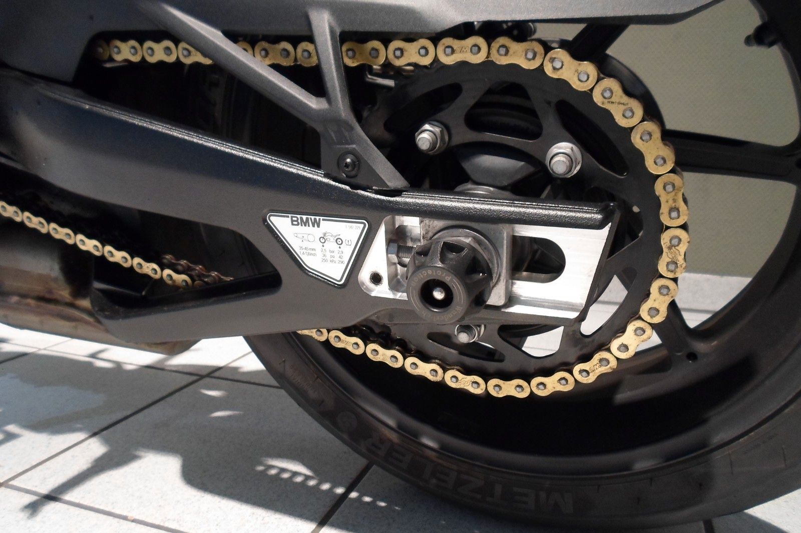 Fahrzeugabbildung BMW S1000 R mit Oil-Inklusive (5/50)