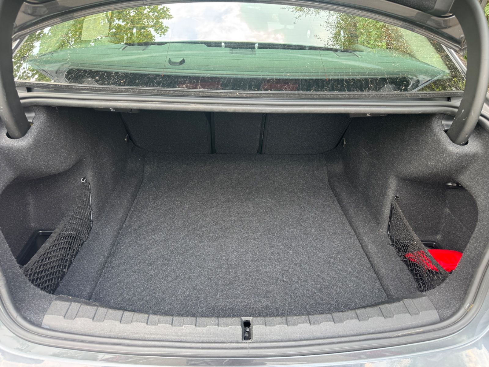 Fahrzeugabbildung BMW 318 3 Limousine 318 d Advantage LED+Navi+Keyless