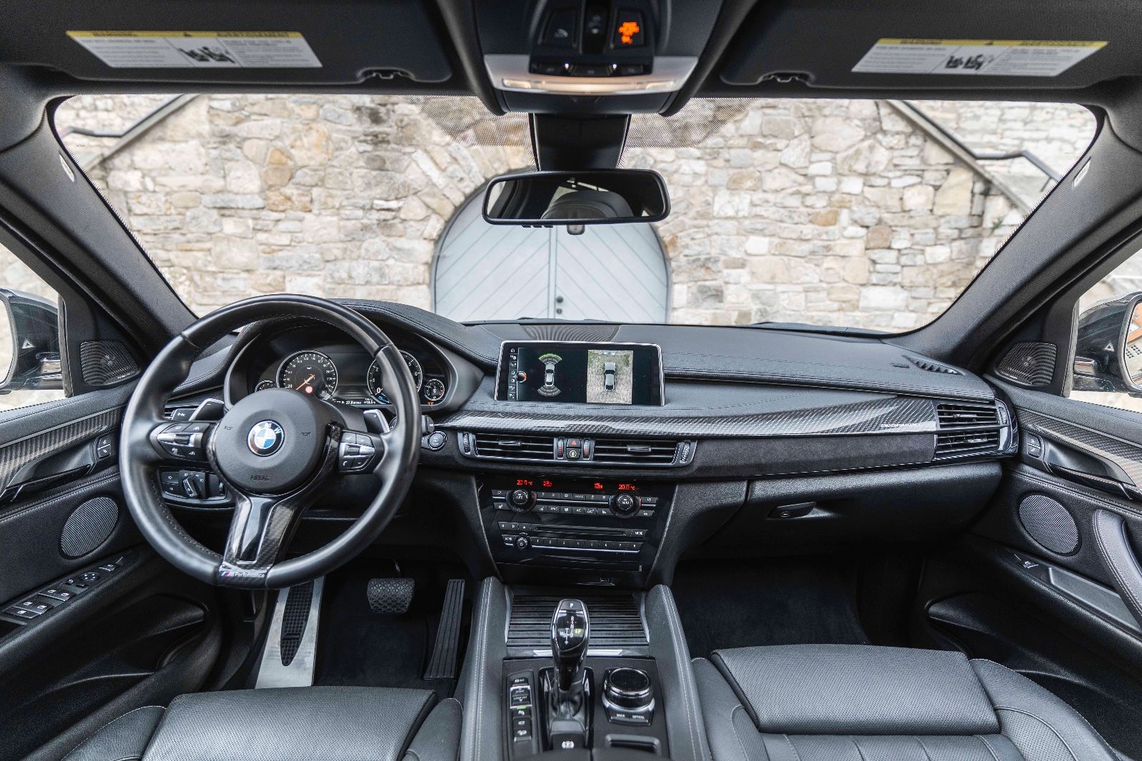 Fahrzeugabbildung BMW X6 xDrive50i M-SPORTPAKET ACC HUD LED 360° H&K