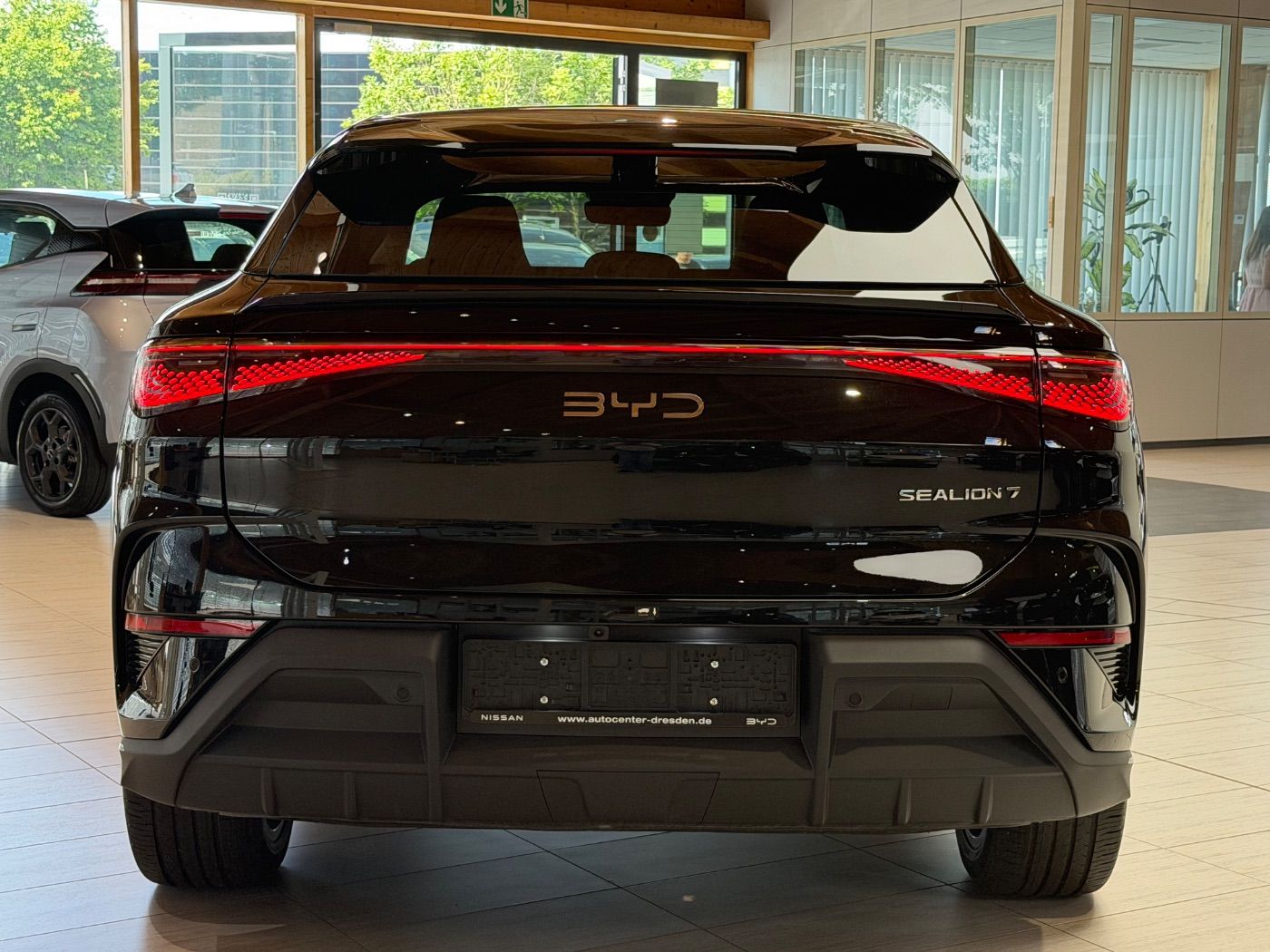 BYD SEALION 7