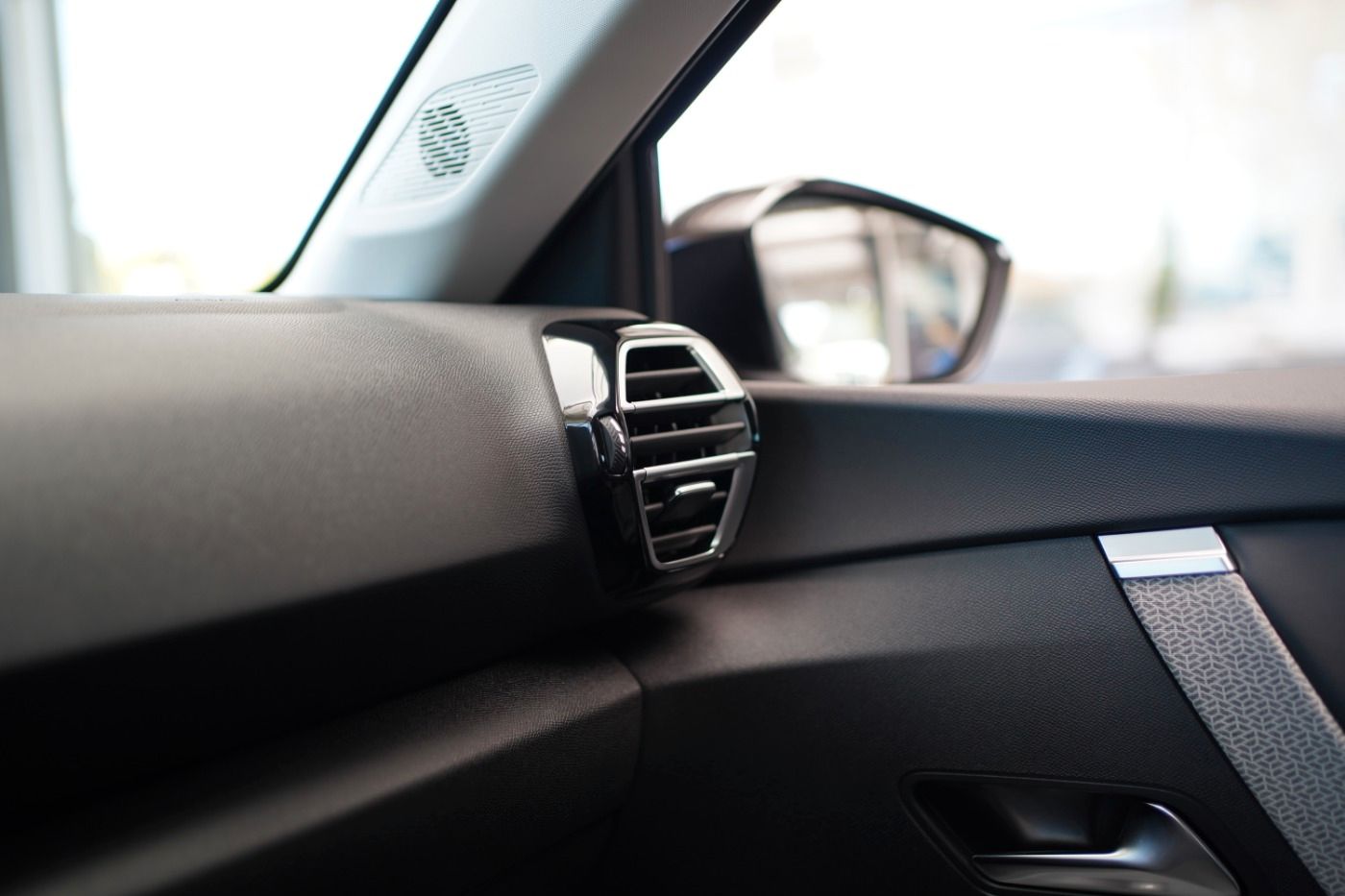 Fahrzeugabbildung Citroën C4 PureTech 130 Feel Pack Sitzheizung Navi DAB