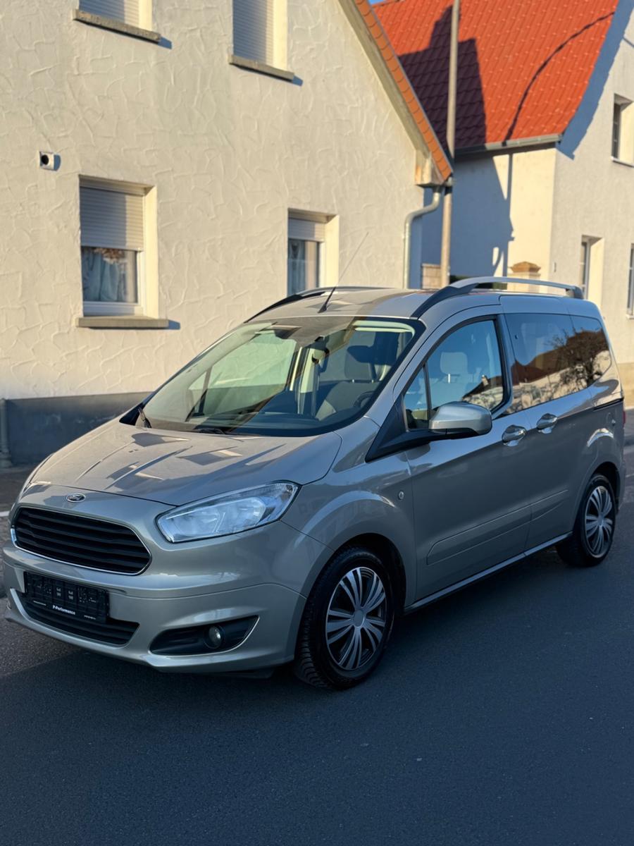 Ford Tourneo Courier Titanium
