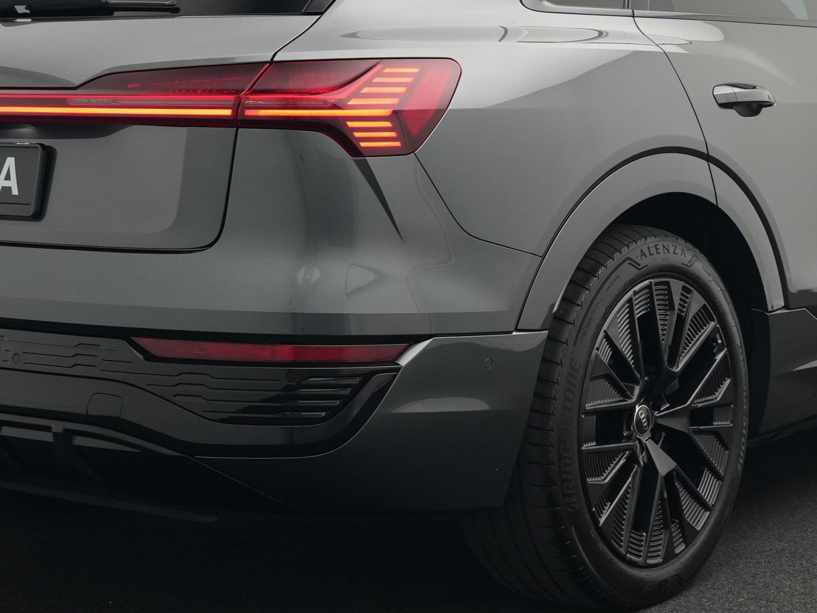 Audi Q8 e-tron - Bild 23