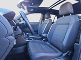 Volkswagen T-Roc 1.5TSI Sport NAV BLIS ACC RFK PANO AHK LED - Volkswagen T-Roc: mit Anhängerkupplung