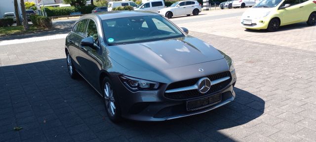 MERCEDES-BENZ CLA 200 ShoBrakAuto Navi Spurh eHeckk Scheckheft