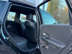 MERCEDES-BENZ B 180/ LENKRADHEIZUNG/ LED/ NAVI/ SPURASSISTENT MERCEDES-BENZ B 180/ LENKRADHEIZUNG/ LED/ NAVI/ SPURASSISTENT