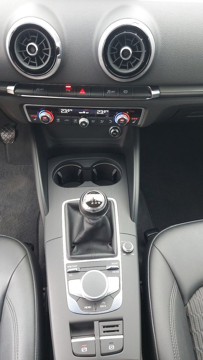 Audi A3 Sportback 35 TDI design LED SHZ Navi PDC foto 12